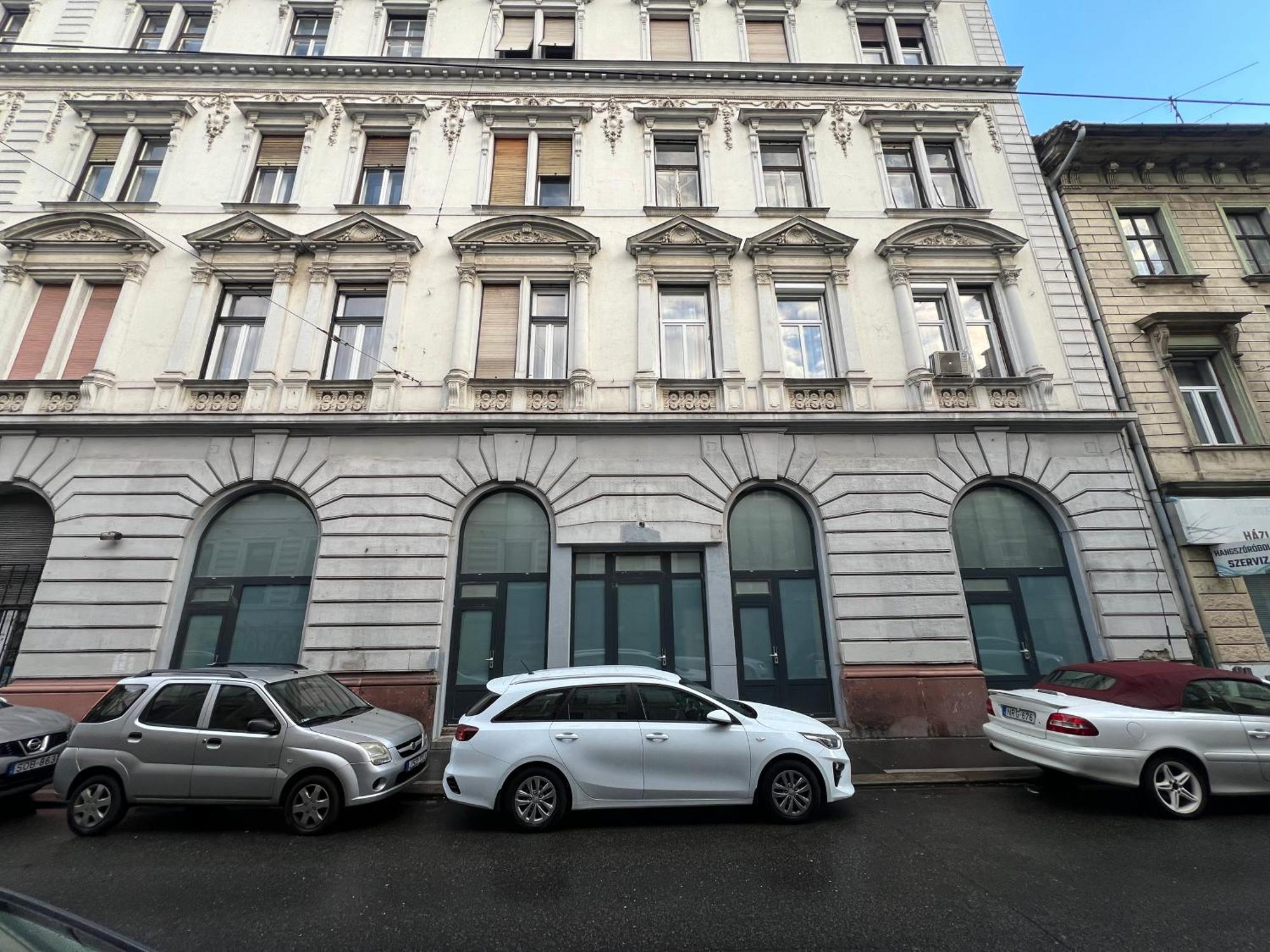 Apartamento Iza-szondi Homes *