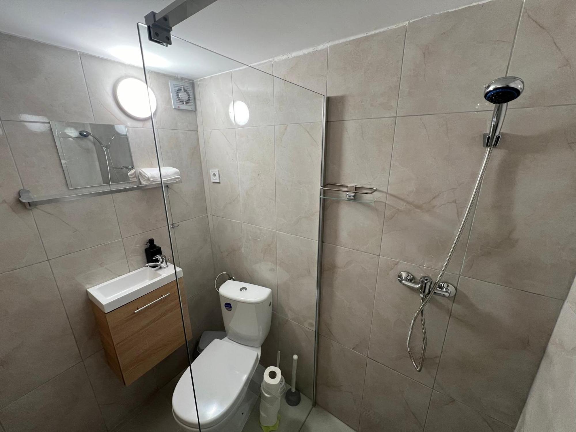 Apartamento Iza-szondi Homes *