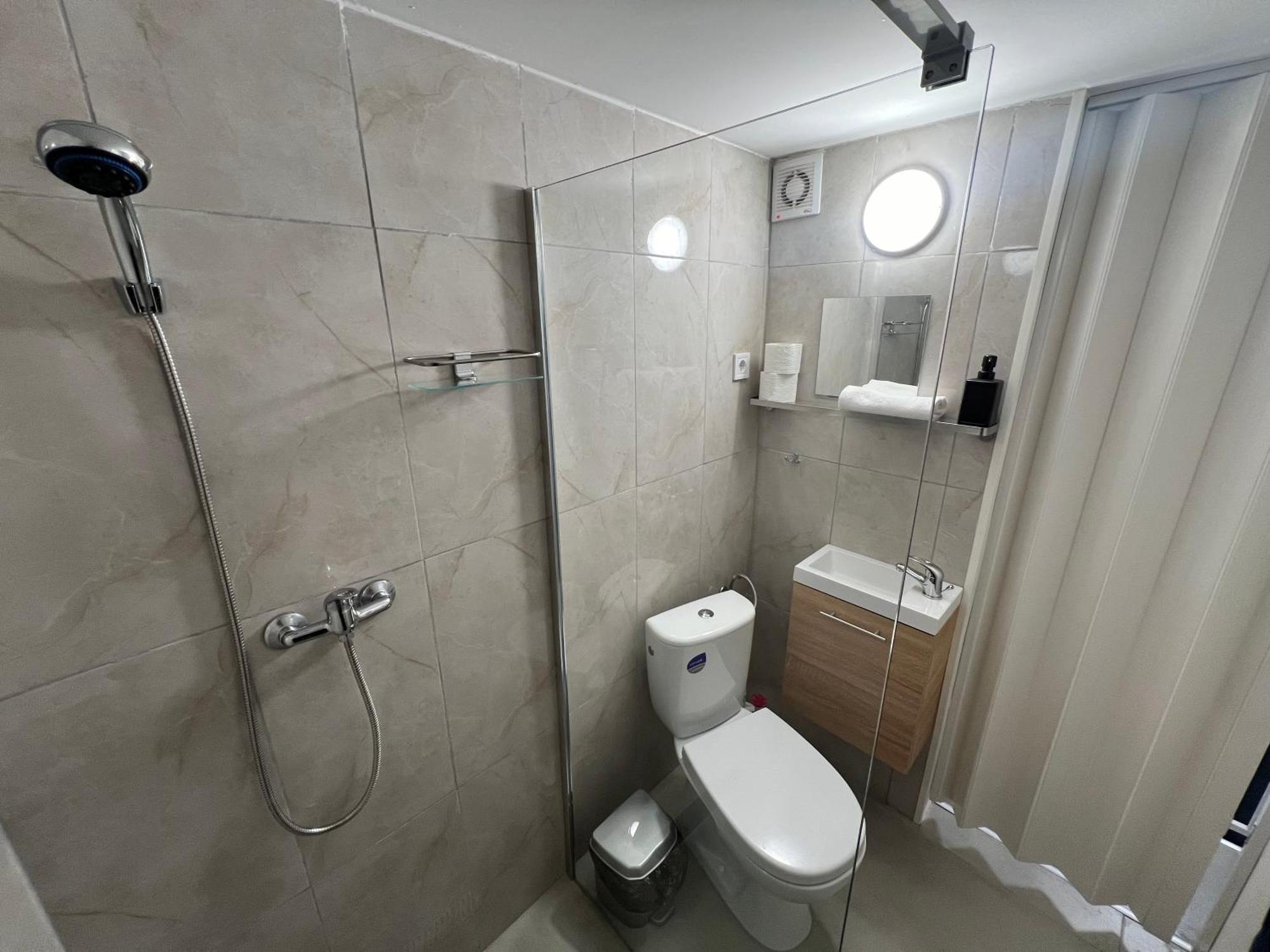 Iza-szondi Homes * Budapeste